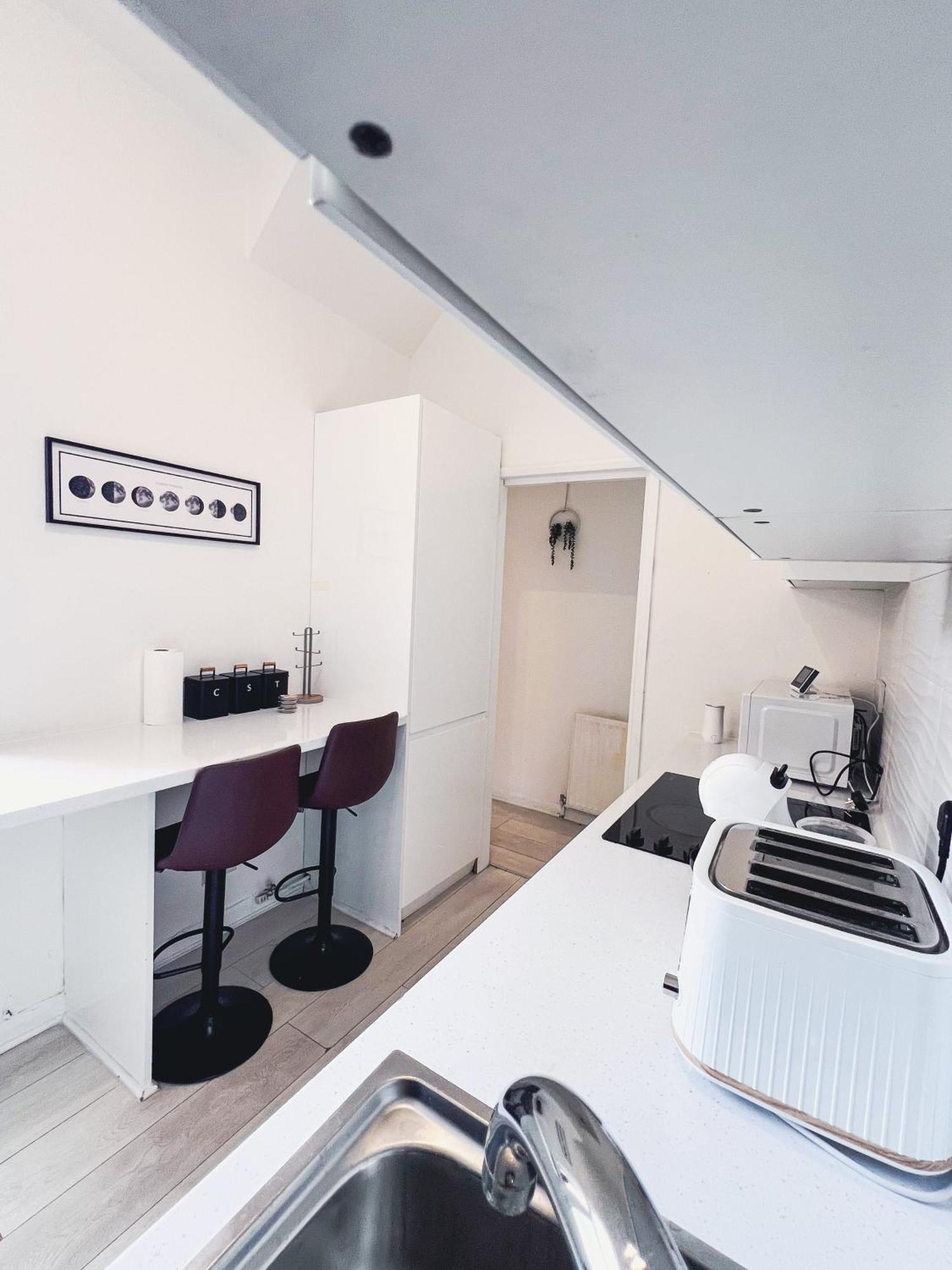 Apartamento Chic, Flat, Modern 3 Bed, Sleeps 7 *